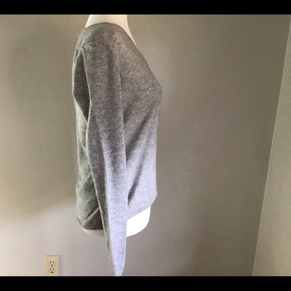 Tweeds Womens Cashmere Gray Medium V-Neck Sweater - Picture 3 of 12